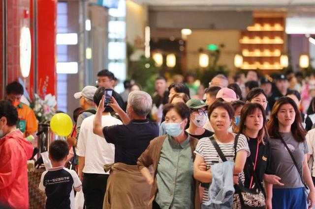 爱这‘烟火气’里的太原 看商圈 功能多样业态新