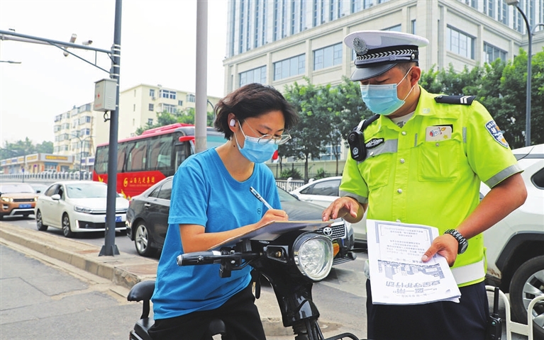 国庆假期部分医院门诊时间调整 市民就诊时注意