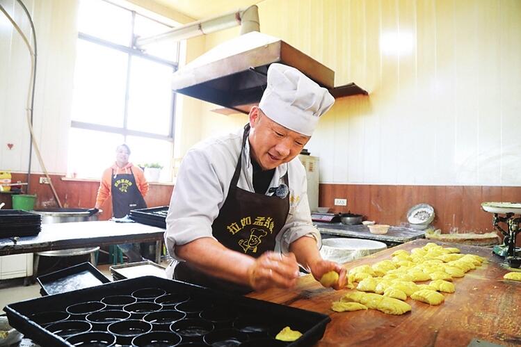 新春走基层｜老手艺里烟火长 糯香氤氲生意旺