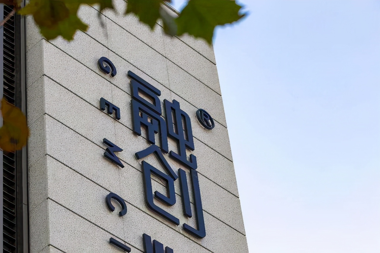 融创房地产：涉光大兴陇信托金融不良债权纠纷案，河南项目公司10.31亿元存款被划拨冻结