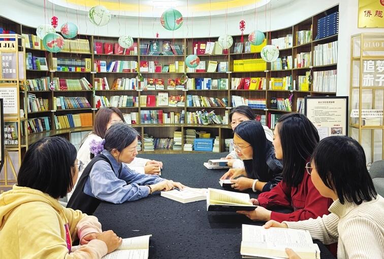 构建“15分钟便民阅读圈” 社区图书室品书香之美