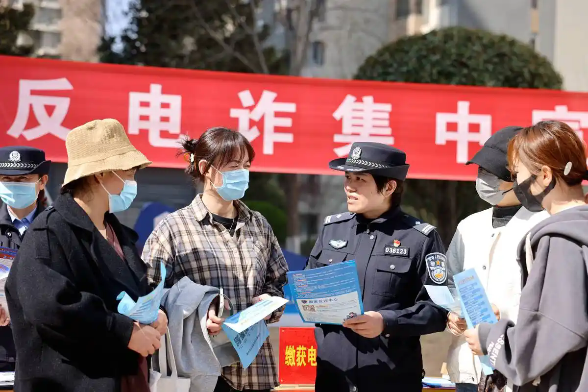矛盾调解 反诈宣传 退休教师为基层治理添活力